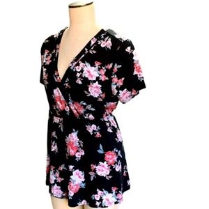 Torrid  V-Neck Surplice Babydoll Top Short Sleeve  Sz 2 (18/20 2X) Floral #256G